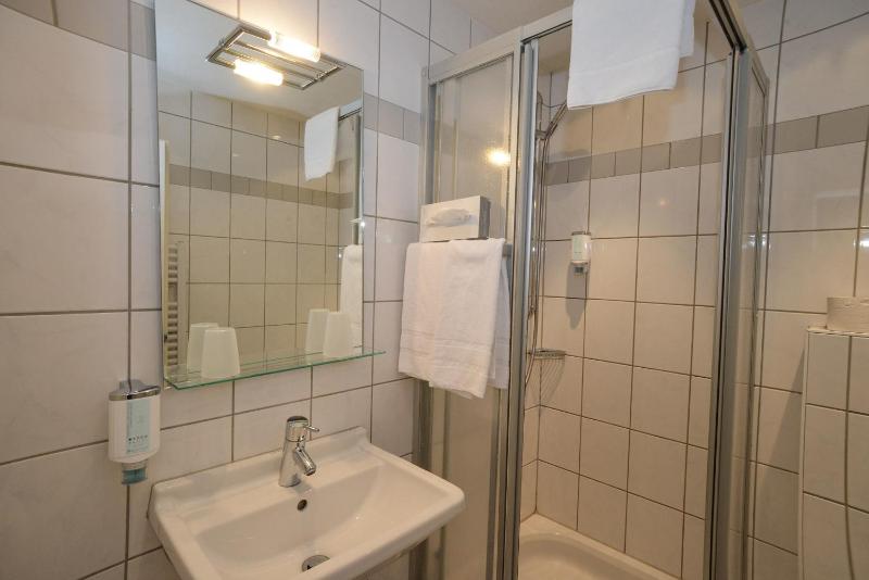 Double Room image 2
