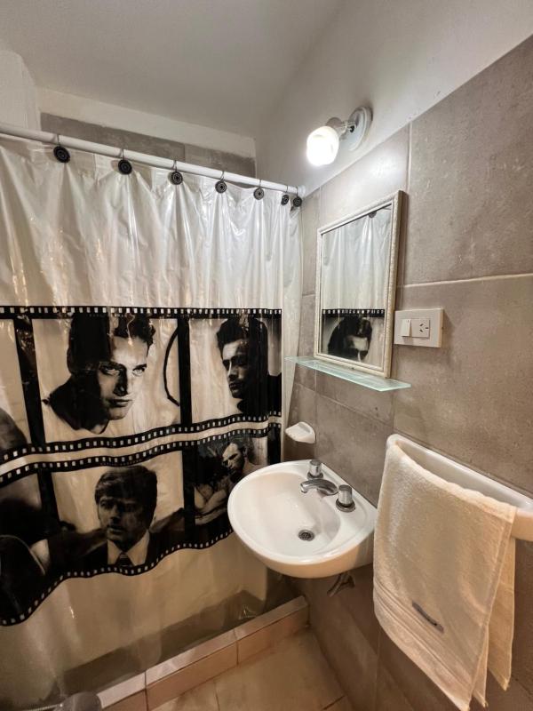 Monoambiente a pasos de Cañada todas las comodidades! - image 14