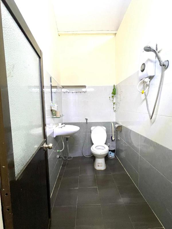 Lake view homestay - image 16