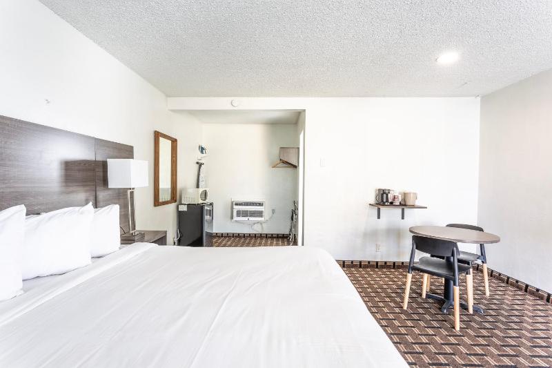 King Room image 4