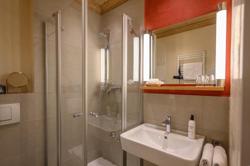 Small & Cozy image 3