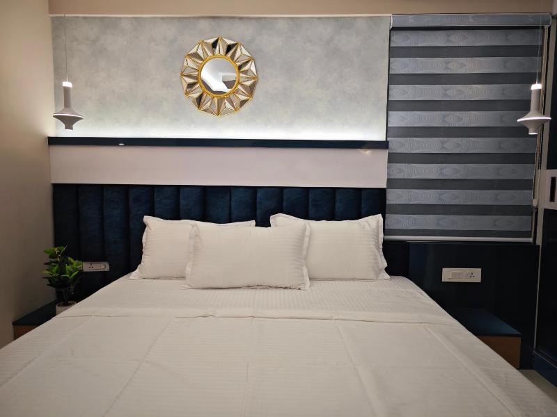 Evara - Premium Fully AC - 3BHK Luxury Apartment with Style - image 6