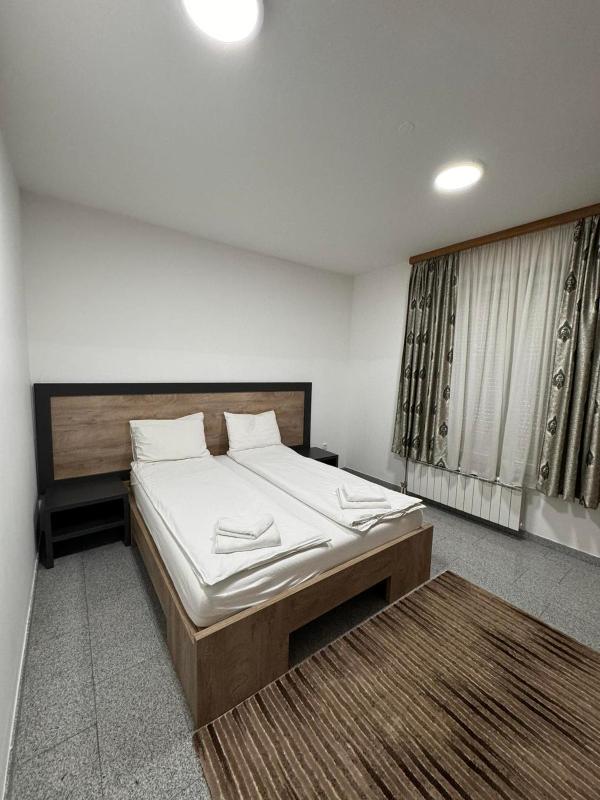 One-Bedroom Apartment image 3