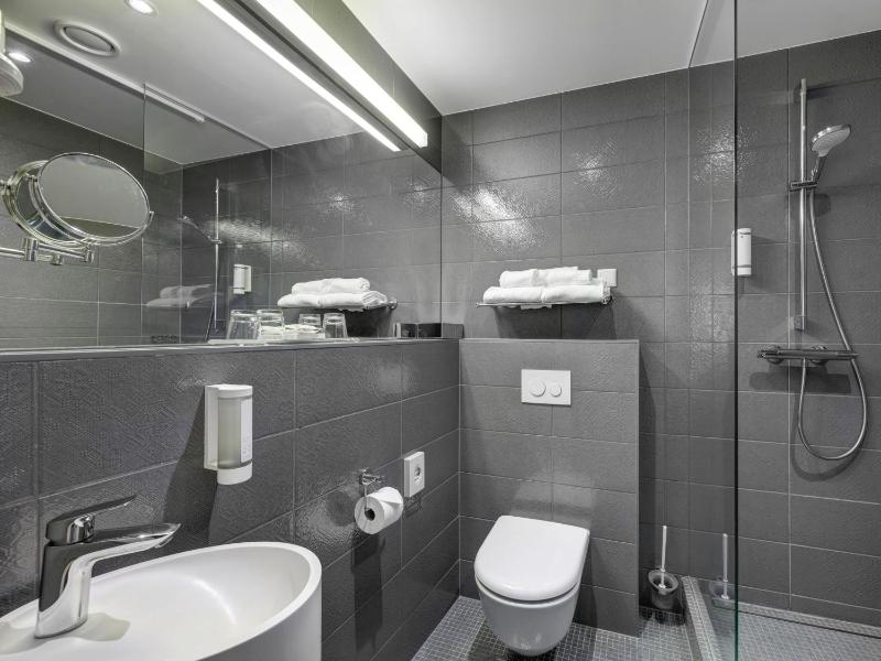 Standard Double or Twin Room image 3