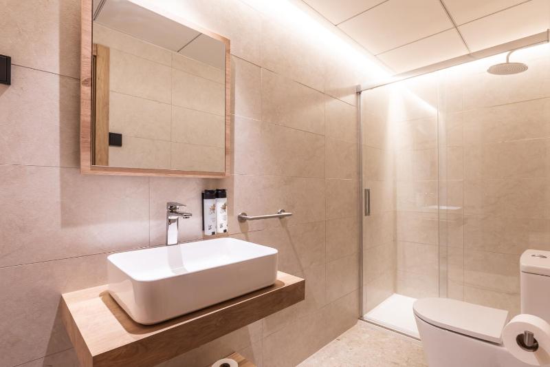 Superior Double Room image 3