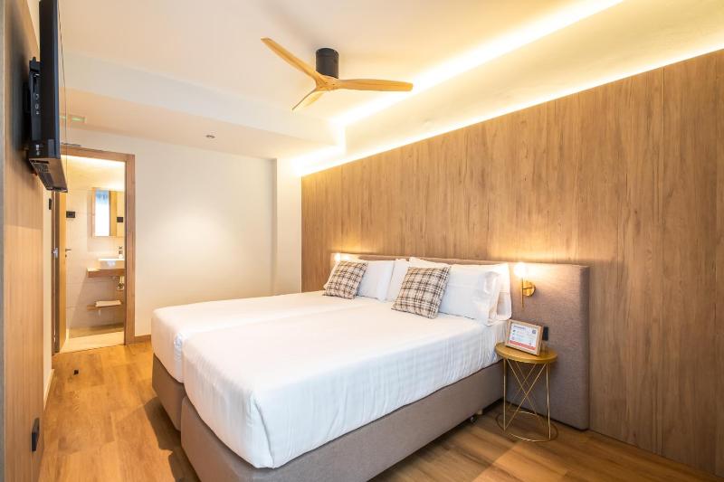 Superior Double Room image 4