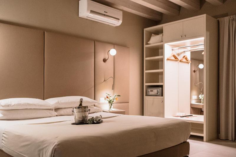 Junior Suite image 1