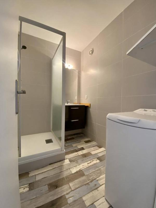 BEL APPARTEMENT CLIMATISE CENTRE VILLE T2 - 4 PERSONNES AVEC LOGGIA VUE SUR MER - image 12