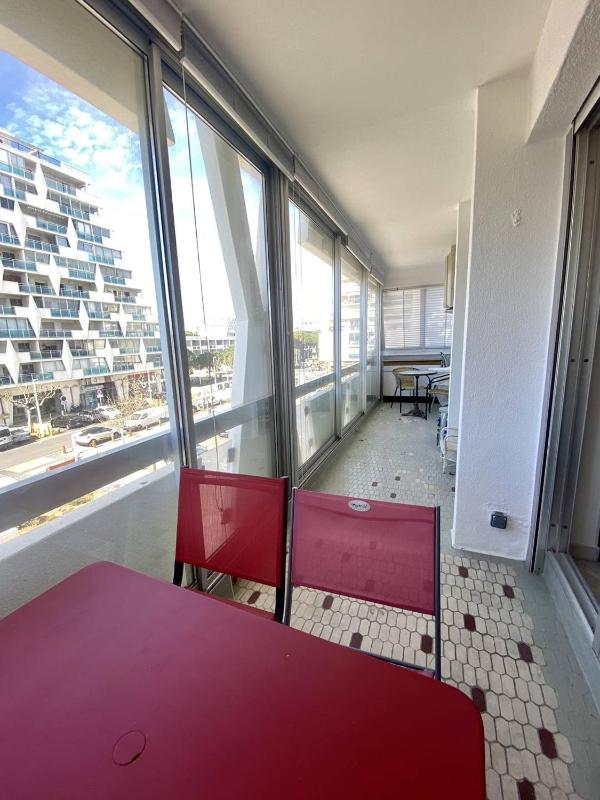 BEL APPARTEMENT CLIMATISE CENTRE VILLE T2 - 4 PERSONNES AVEC LOGGIA VUE SUR MER - image 7