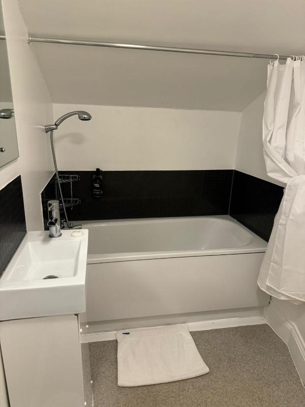 Standard Double Room image 4