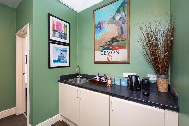 Family Room with Sea View image 4