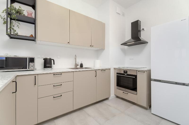 Cosy Apartment with Balcony in Rzeszów by Noclegi Renters - image 19