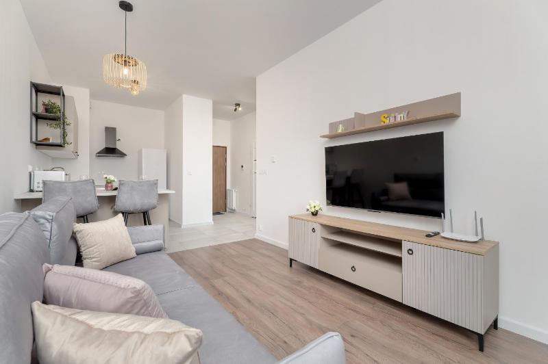 Cosy Apartment with Balcony in Rzeszów by Noclegi Renters - image 7