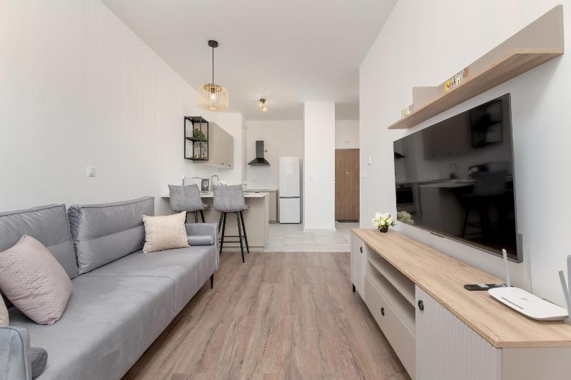 Cosy Apartment with Balcony in Rzeszów by Noclegi Renters - image 8