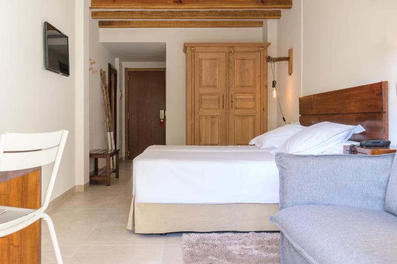  Superior Double Room with Spa Access  image 4