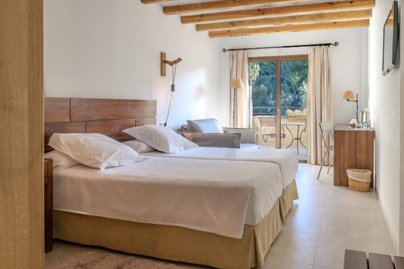  Superior Double Room with Spa Access  image 1