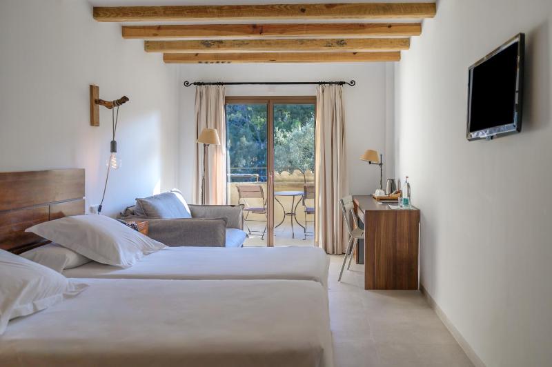  Superior Double Room with Spa Access  image 3