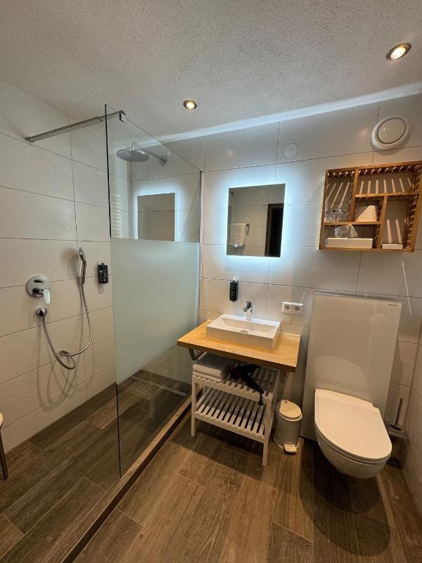 Junior Suite with Balcony image 3