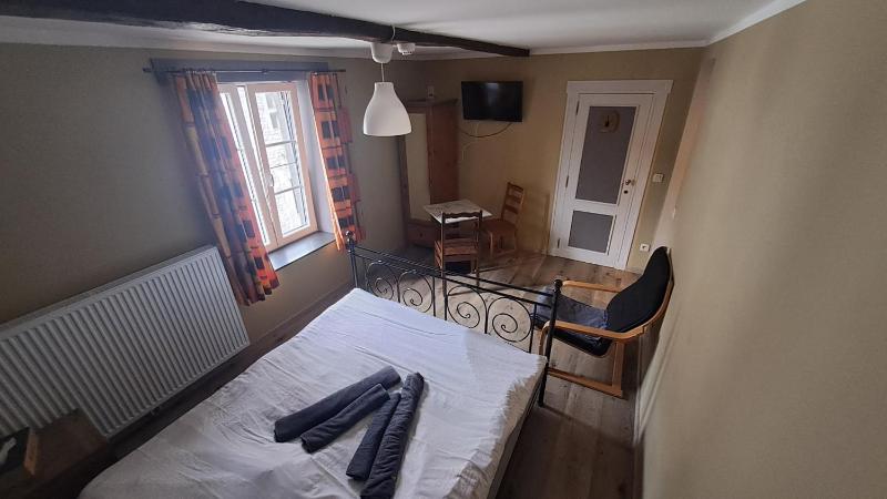 Small Double Room image 3