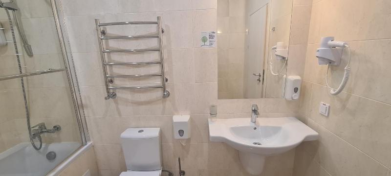 Superior King or Twin Room image 4