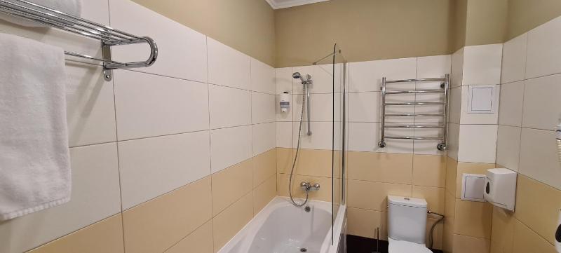 Superior King or Twin Room image 3