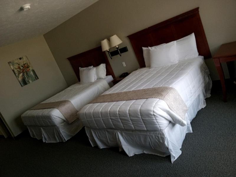 Queen Room with Two Queen Beds image 2
