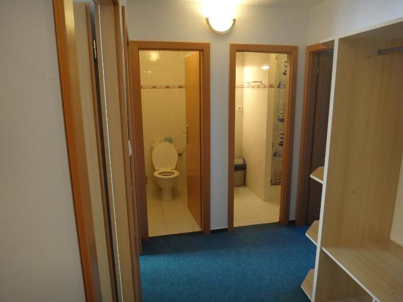 Quadruple Room image 3