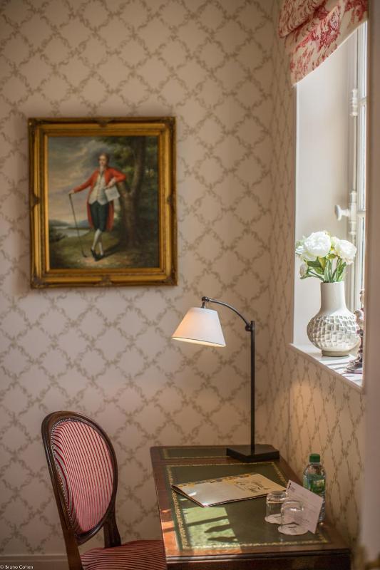 Classic Double Room image 3