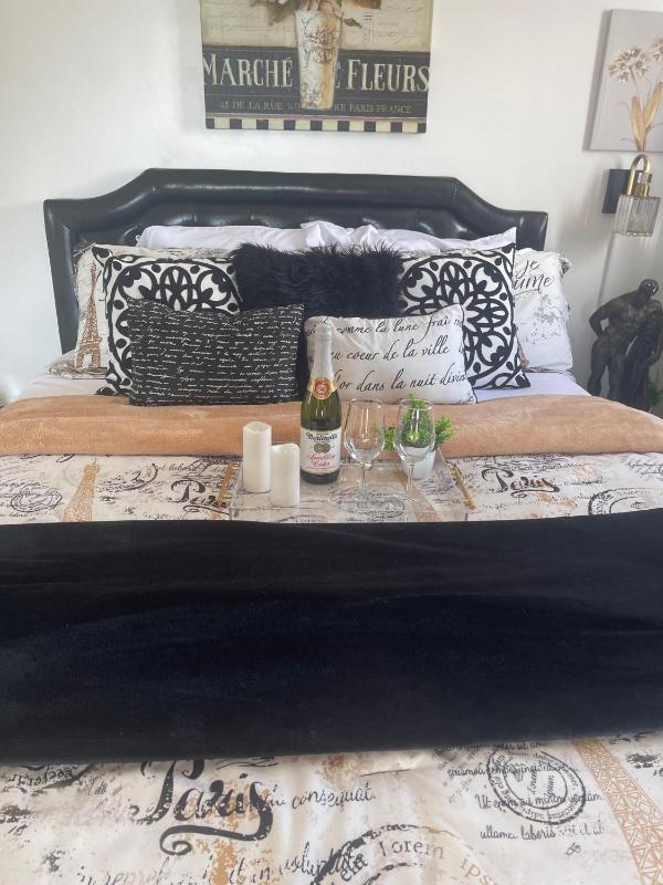 Amazing Ocean View Top Floor Sleeps 4 Images