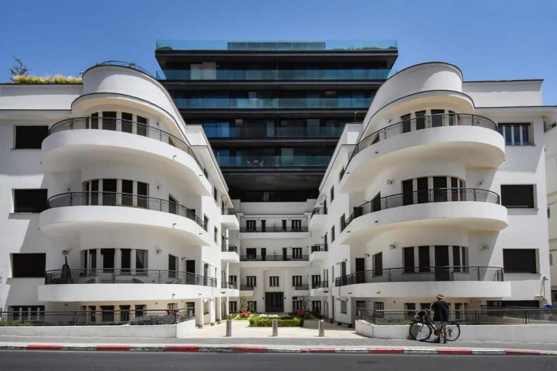 Luxury 2BR Bauhaus on the beach by HolyGuest - image 1