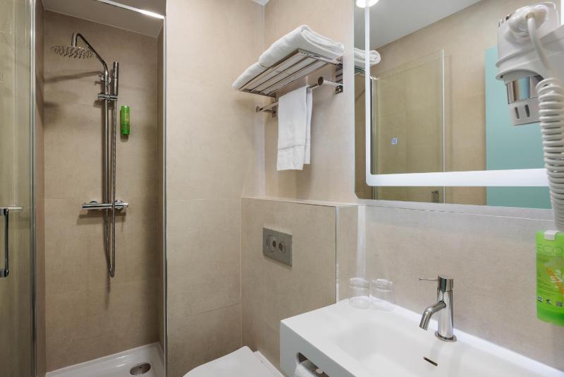 Superior Double Room image 4