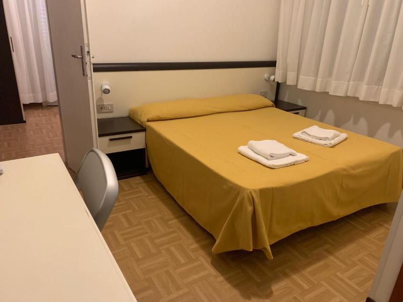 Quadruple Room with Balcony image 4