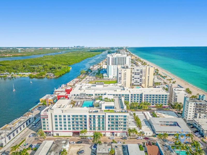 Worth Traveling Hot tub & Unique Rooftop pool - image 33