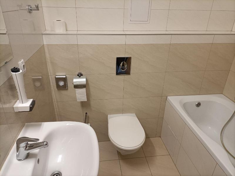 Standard Twin Room image 2