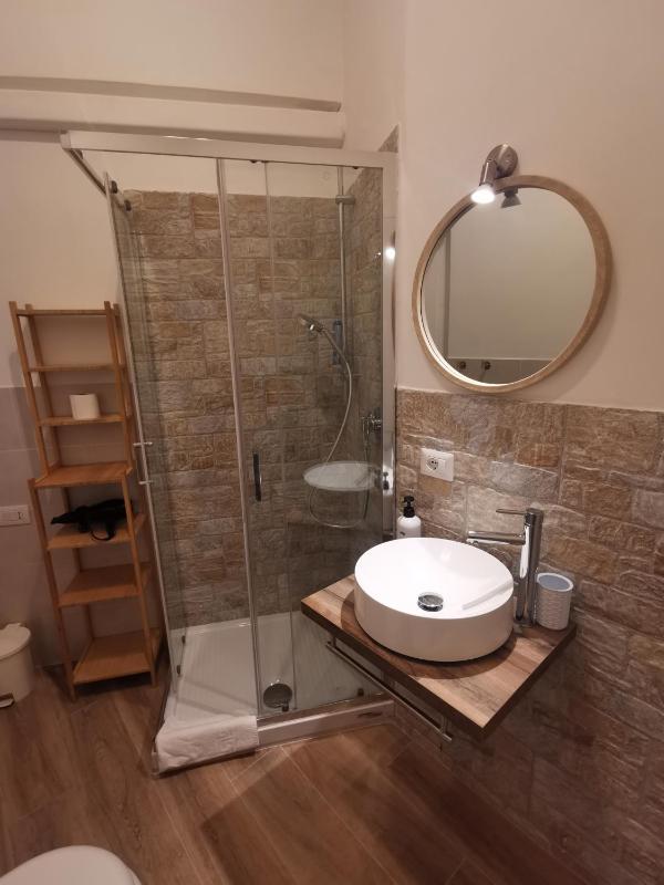 Double Room with Private External Bathroom image 4