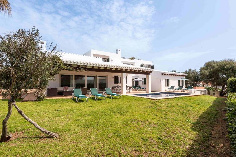 VILLA BINIXOP Binibeca Images