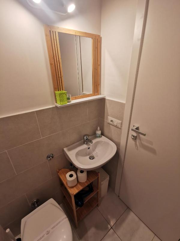 Twin Room with Private External Bathroom image 4