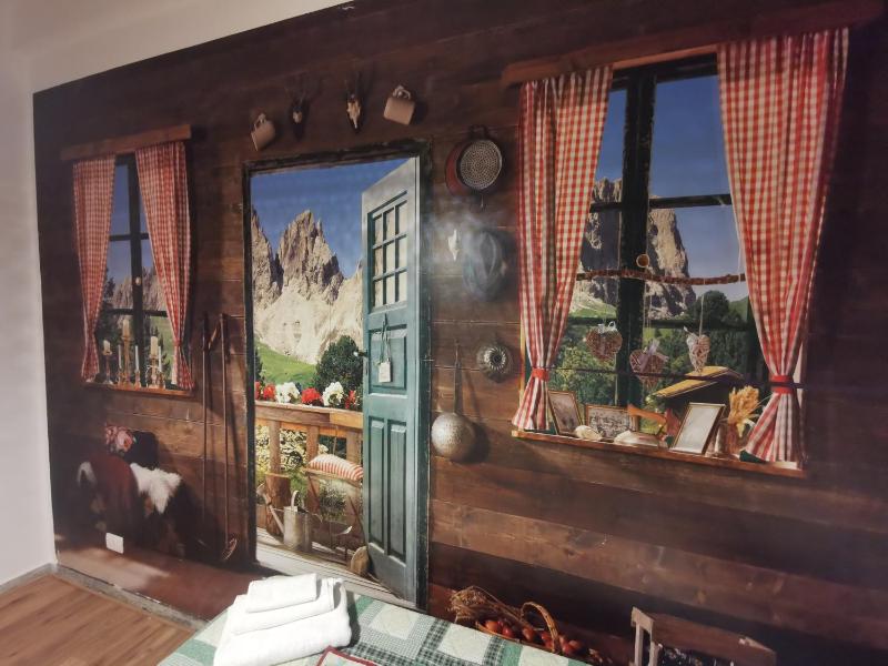 Twin Room with Private External Bathroom image 1