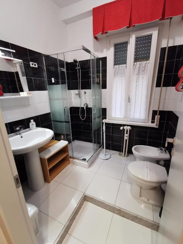 Triple Room with Private External Bathroom image 2