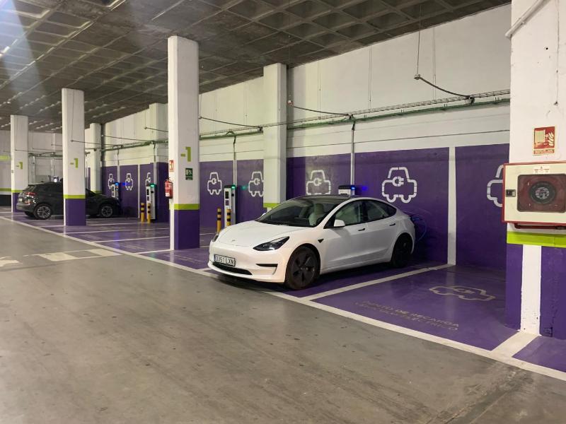 One-Bedroom Apartment image 3