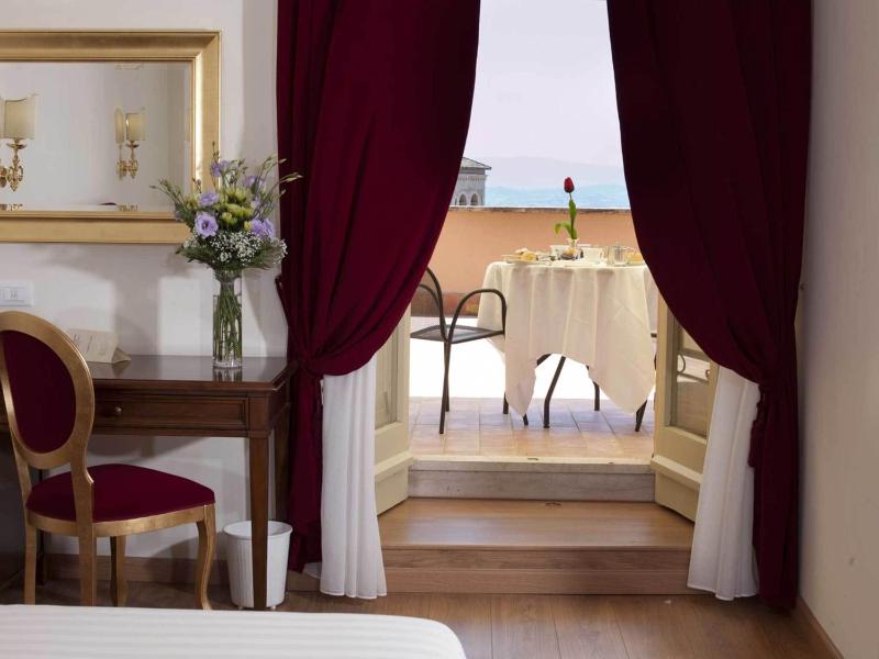 Luxury Double Room image 3