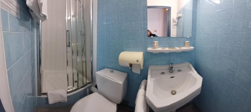 Double Room image 4