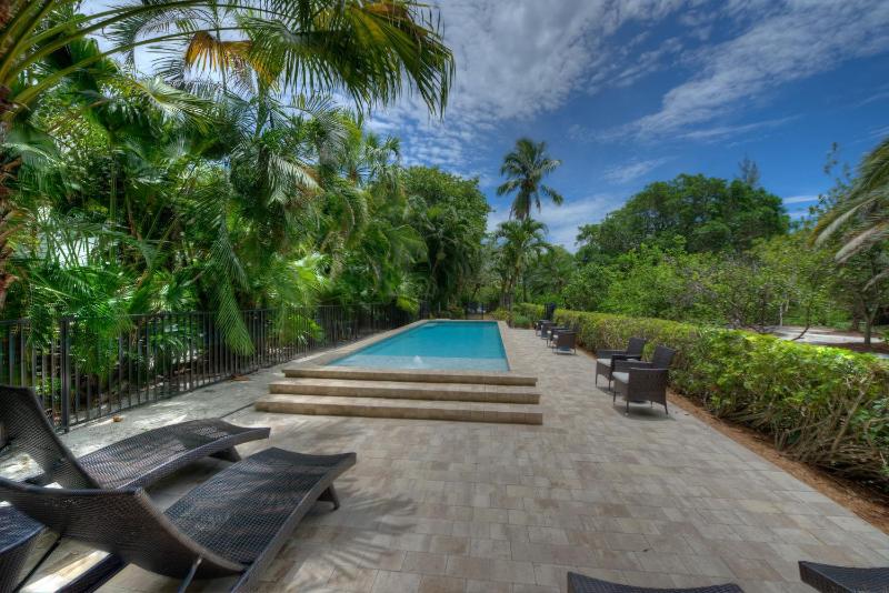 Waterfront Pink House with Private Dock & Pool - image 5