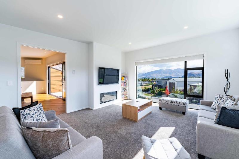 Grand Alpine Vista Escape - image 36