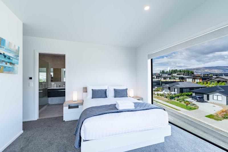 Grand Alpine Vista Escape - image 21