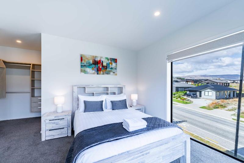 Grand Alpine Vista Escape - image 6