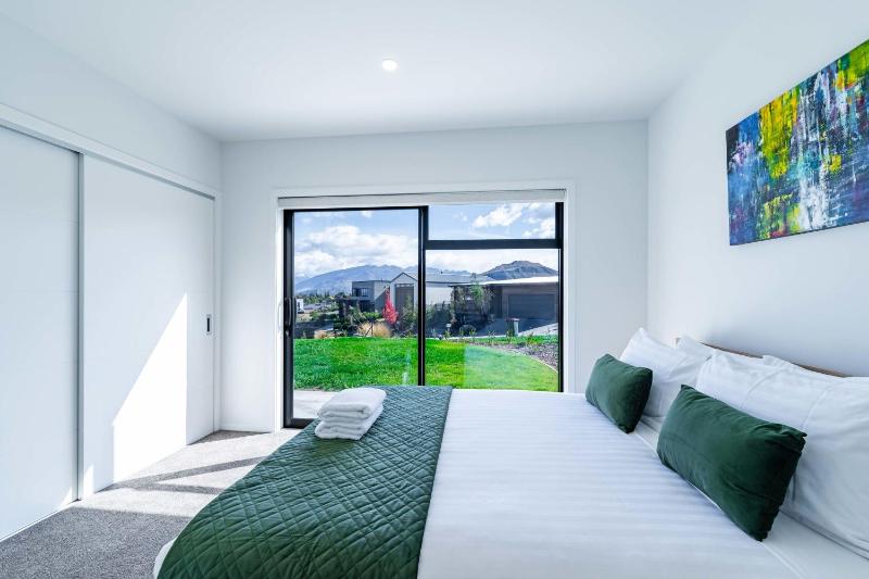 Grand Alpine Vista Escape - image 40