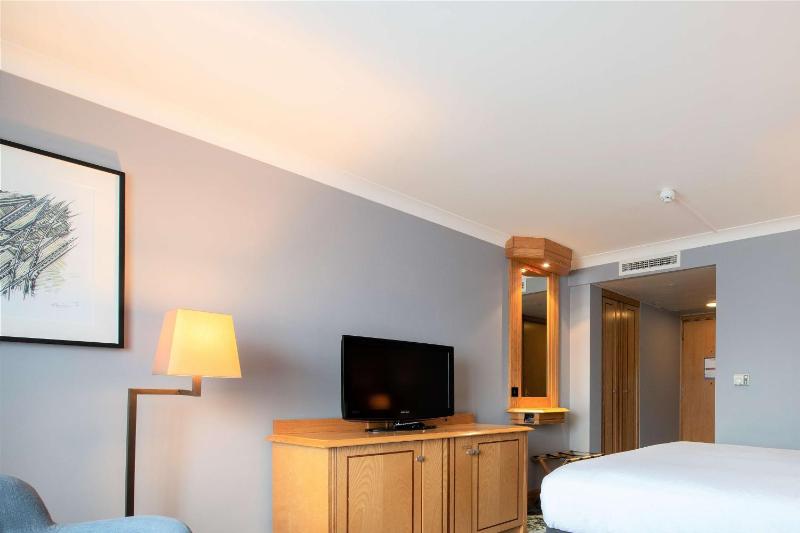Queen Room image 4