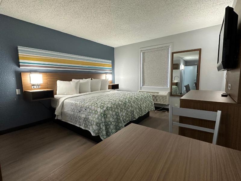 Suite King Room Non-Smoking image 3