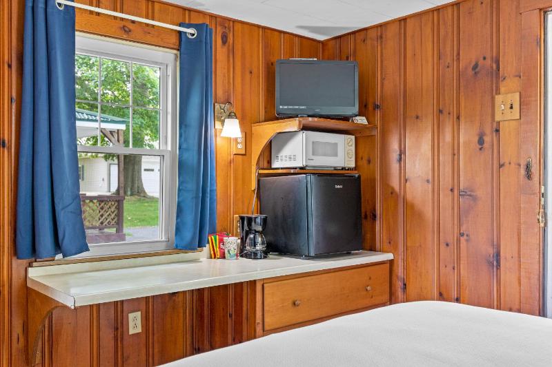 Small Single Room image 2
